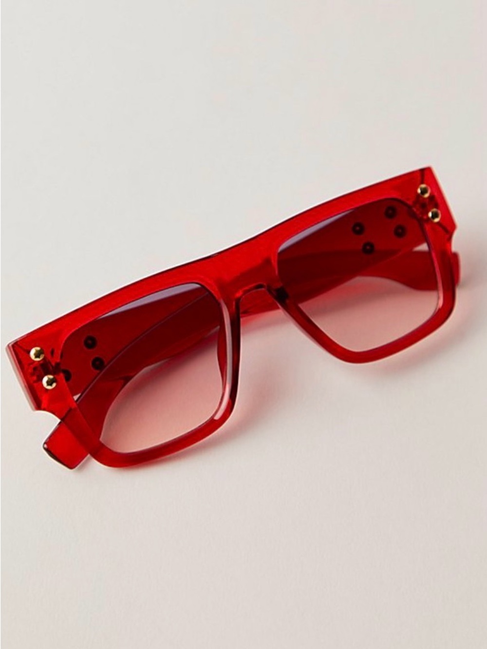 NWT FREE PEOPLE
Brisbane Studded Rectangle Sunglasses